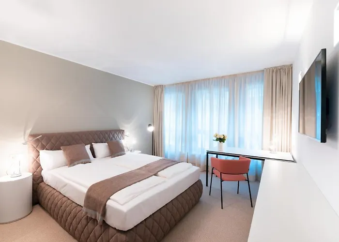 Studiohouse Frankfurt 4*